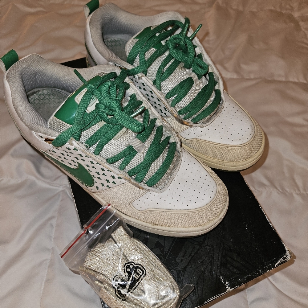 Nike Air Insurgent